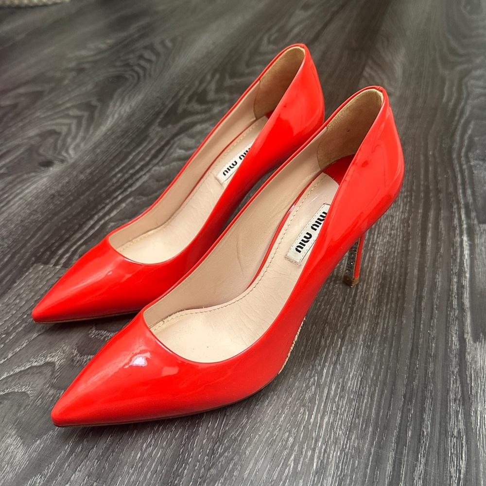 Authentic Miu Miu Vernice Lacca Red Patent Leather Glitter Sole Pumps 37.5